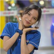 Diseñadora gráfica, experiencia en diseño de marcas, capaz de enseñar